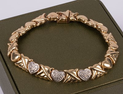 Lot 88 - A 14K gold bracelet