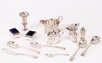 Lot 38 - A quantity of table silver