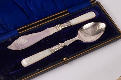Lot 17 - Assorted silver and plated teaspoons and tea knives