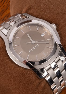 Lot 117 - A gentleman's Gucci stainless steel cased wristwatch