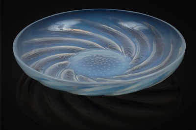 Lot 238 - A Lalique large Poissons shallow dish