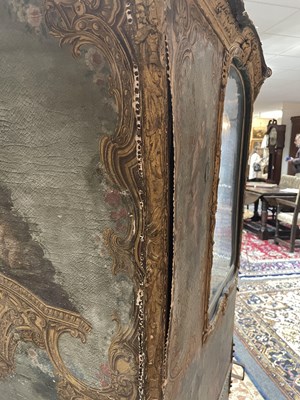 Lot 413 - An 18th century Sedan chair