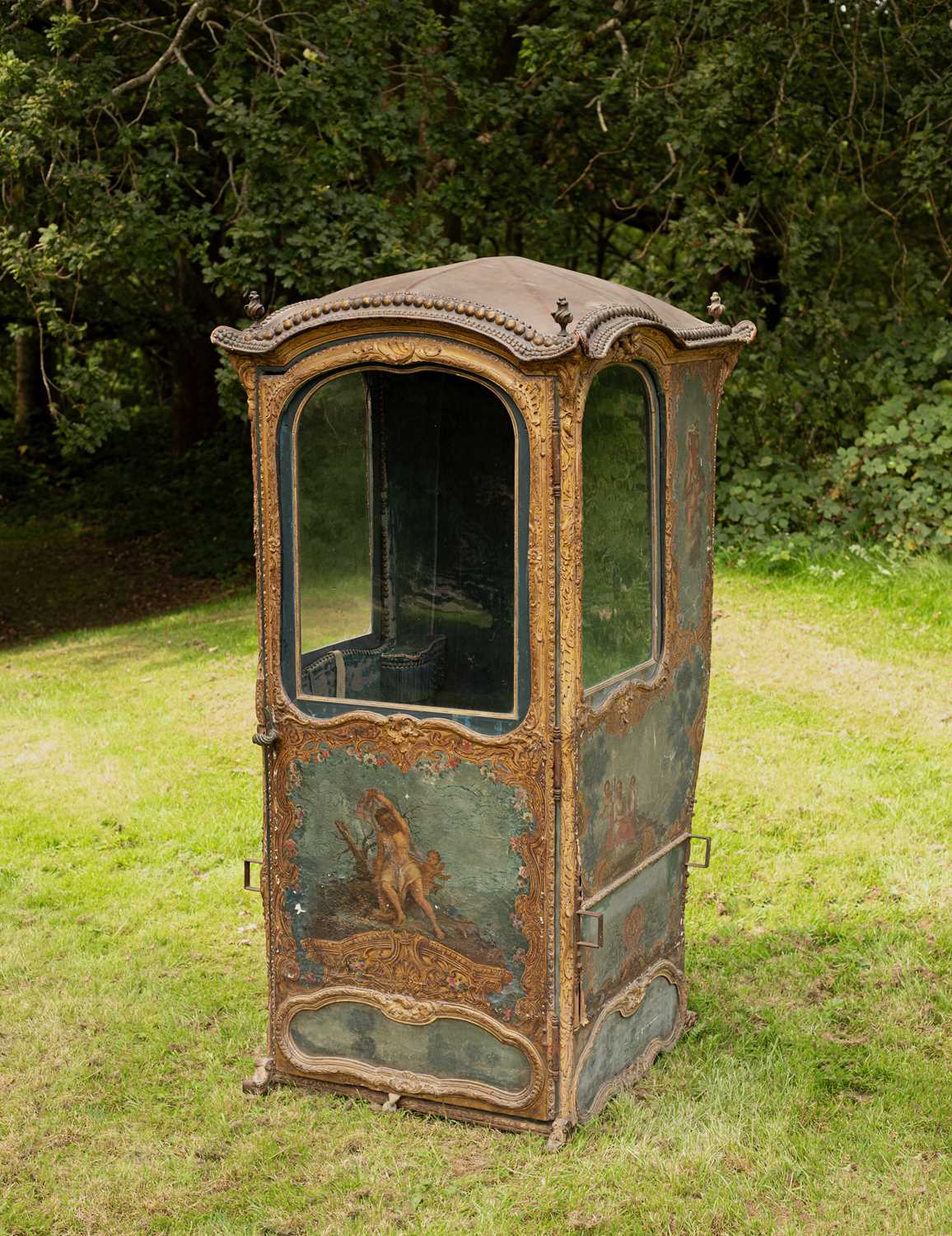 Lot 413 - An 18th century Sedan chair