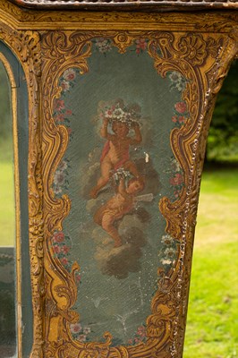 Lot 413 - An 18th century Sedan chair