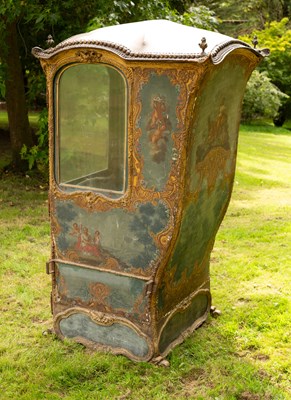 Lot 413 - An 18th century Sedan chair