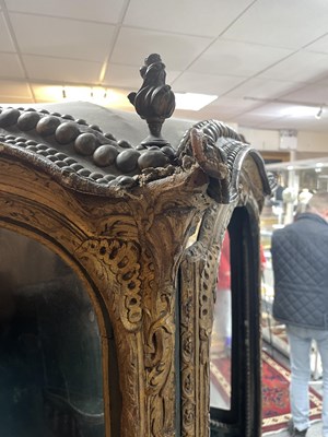 Lot 413 - An 18th century Sedan chair