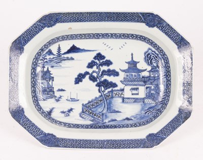 Lot 176 - A Chinese export blue and white porcelain meat dish