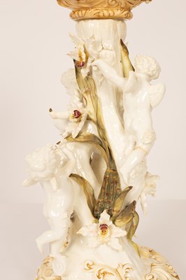 Lot 161 - A Moore Brothers oil lamp