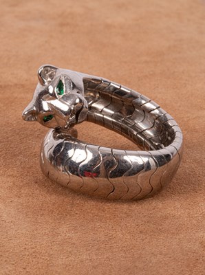 Lot 99 - A Cartier Panthere Lakarda 18ct white gold ring
