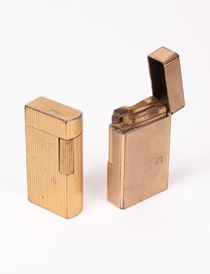 Lot 253 - A Dunhill lighter