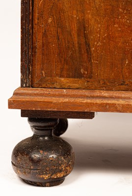 Lot 436 - An early 18th Century walnut and featherbanded chest of drawers