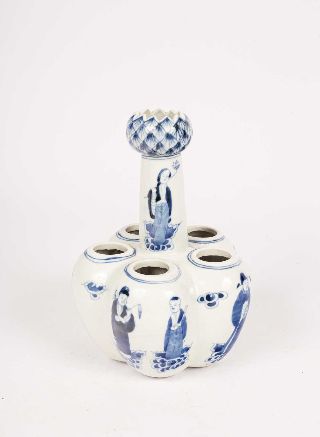 Lot 57 - A Chinese blue and white tulip vase