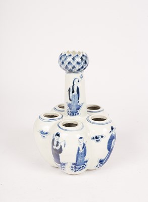Lot 57 - A Chinese blue and white tulip vase