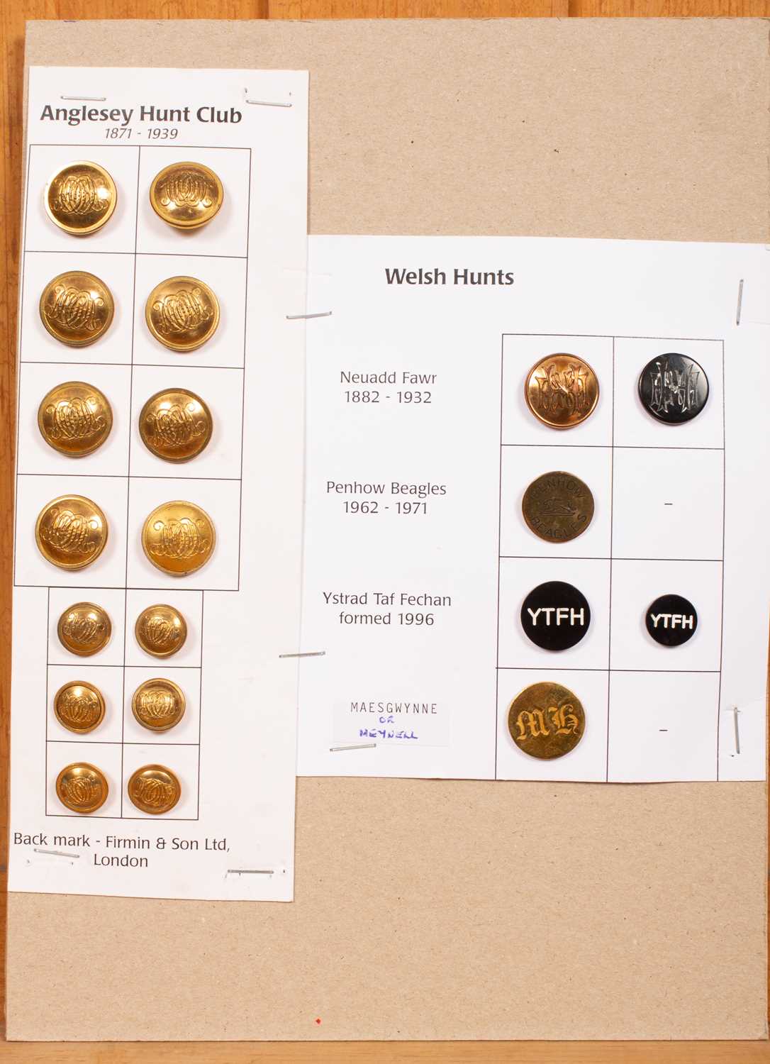 Lot 434 - Welsh hunt buttons