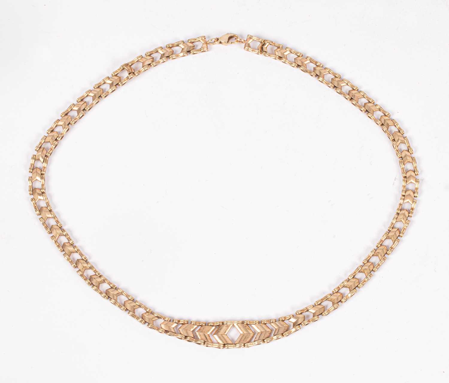 Lot 102 - A 9k gold necklace