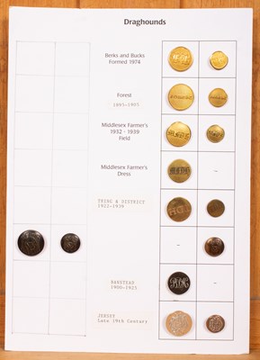 Lot 493 - Draghound pack hunt buttons