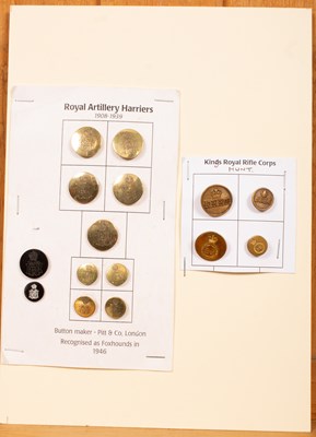 Lot 596 - Military hunt buttons