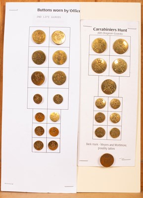 Lot 599 - Military hunt buttons