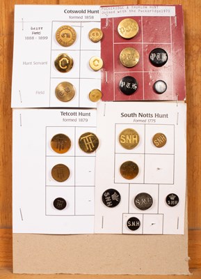 Lot 611 - Hunt buttons