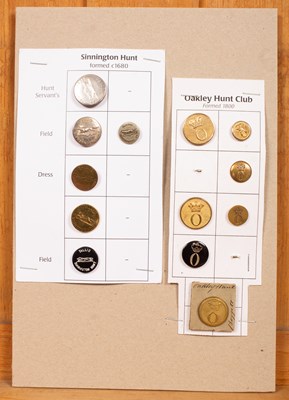 Lot 612 - Hunt buttons