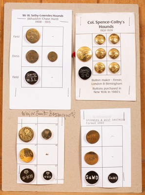 Lot 646 - Hunt buttons