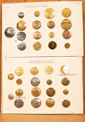 Lot 651 - Hunt buttons