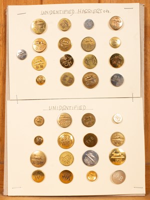 Lot 654 - Hunt buttons