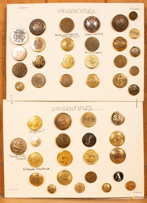 Lot 655 - Hunt buttons