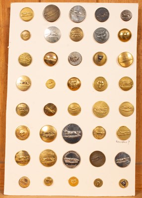 Lot 657 - Hunt buttons