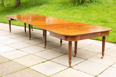 Lot 627 - A Regency mahogany extending dining table