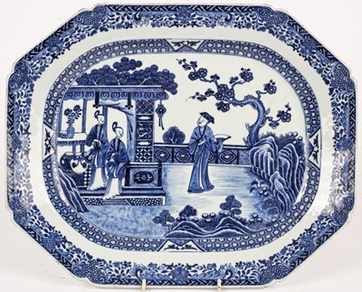 Lot 62 - A Chinese export blue and white meat plate
