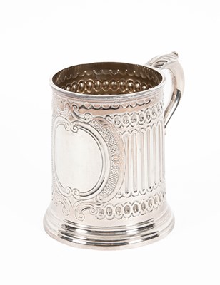 Lot 382 - A Victorian silver and silver gilt mug