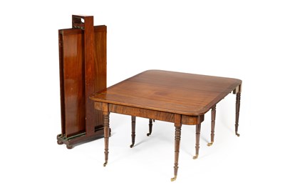 Lot 109 - A Regency patent extending mahogany dining table