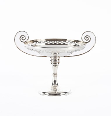Lot 9 - An Edwardian two-handled silver tazza