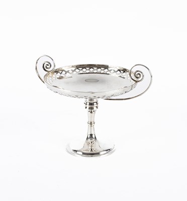 Lot 9 - An Edwardian two-handled silver tazza