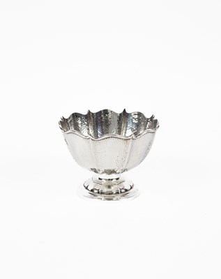 Lot 191 - An Edwardian silver bonbon dish