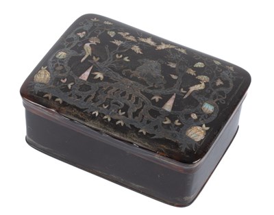 Lot 151 - A George III silver and mother-of-pearl inlaid tortoiseshell snuff box