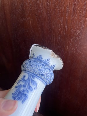 Lot 16 - A Chinese blue and white guglet