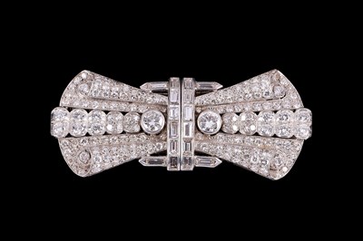 Lot 273 - An Art Deco diamond set double-dress clip/brooch