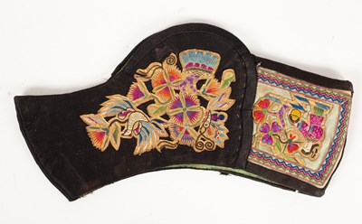Lot 111 - A Chinese girl's headband