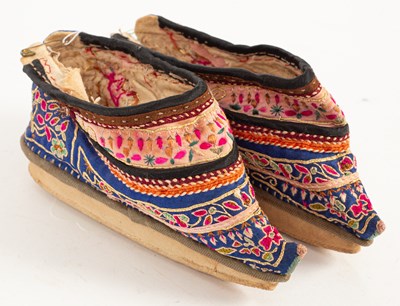 Lot 123 - A pair of Chinese lady's shoes for bound feet