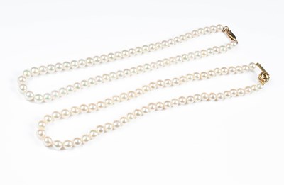 Lot 225 - A single row cultured pearl necklace