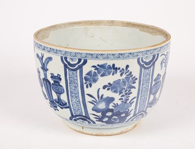 Lot 69 - A Chinese blue and white bowl