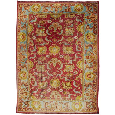 Lot 383 - An Ushak carpet