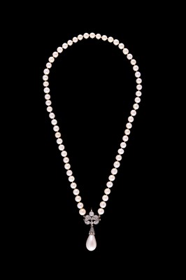 Lot 229 - A Victorian natural pearl and diamond pendant/brooch