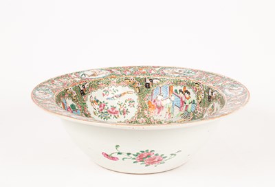 Lot 1 - A large Cantonese bowl