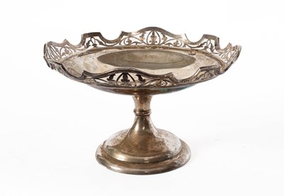 Lot 417 - A silver tazza