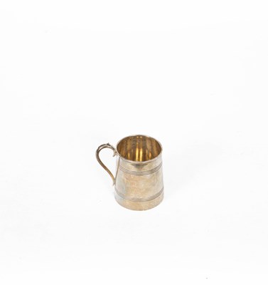 Lot 418 - An Edwardian silver mug