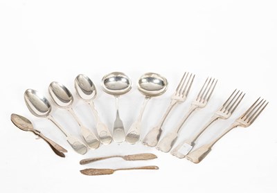 Lot 428 - Sundry fiddle pattern silver flatware