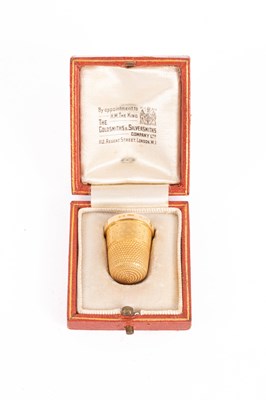 Lot 343 - A 14ct yellow gold thimble